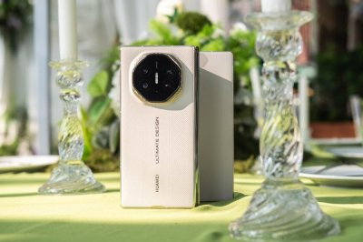 ​华为Mate XTs体验：降价2000元反而更强了，三折叠实用的开端？