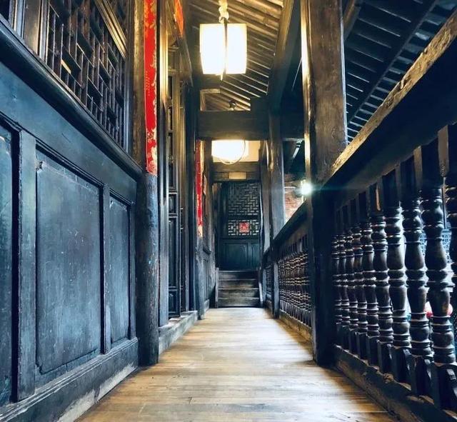 昆明十大必吃本地餐厅24小时营业（昆明这10家餐厅竟然是名人故居）(2)