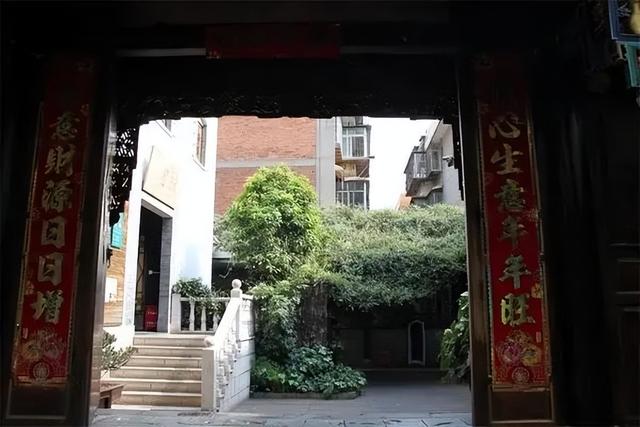 昆明十大必吃本地餐厅24小时营业（昆明这10家餐厅竟然是名人故居）(39)