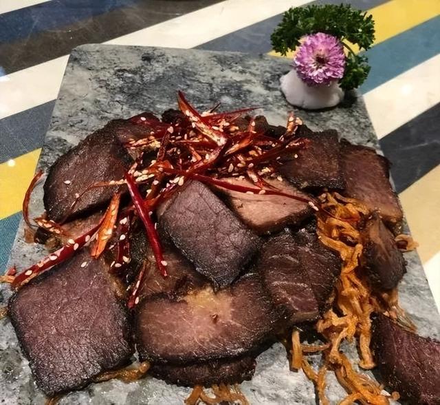 昆明十大必吃本地餐厅24小时营业（昆明这10家餐厅竟然是名人故居）(29)