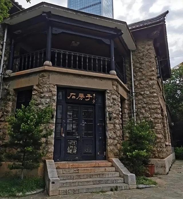 昆明十大必吃本地餐厅24小时营业（昆明这10家餐厅竟然是名人故居）(15)