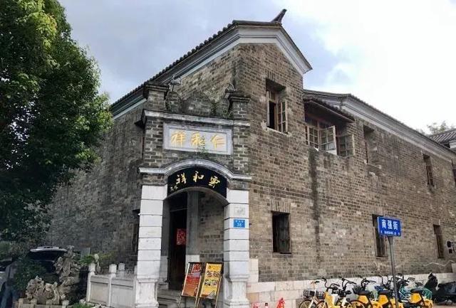 昆明十大必吃本地餐厅24小时营业（昆明这10家餐厅竟然是名人故居）(31)