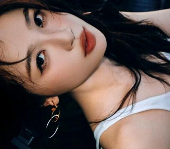 ​顶流小花塌房，没完没了了