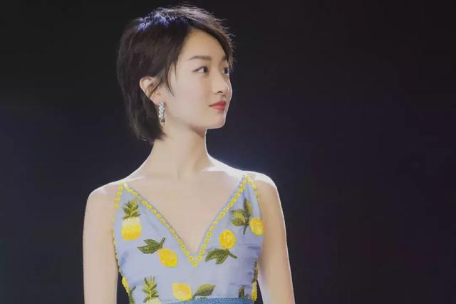 幕后之王周冬雨下巴怎么了(幕后之王女主角哪里是布小谷)(8)