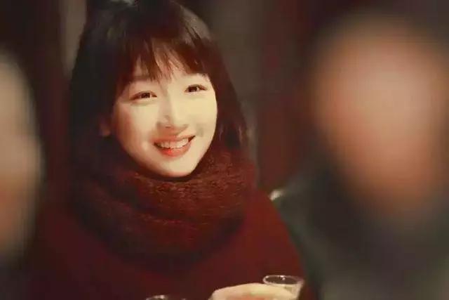 幕后之王周冬雨下巴怎么了(幕后之王女主角哪里是布小谷)(15)