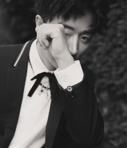 黄轩是不是抑郁症啊(黄轩微博自爆常常内心焦虑)(1)