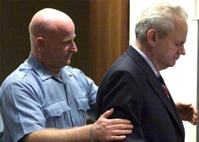 米洛舍维奇为什么被人出卖(南斯拉夫最终一分为七)