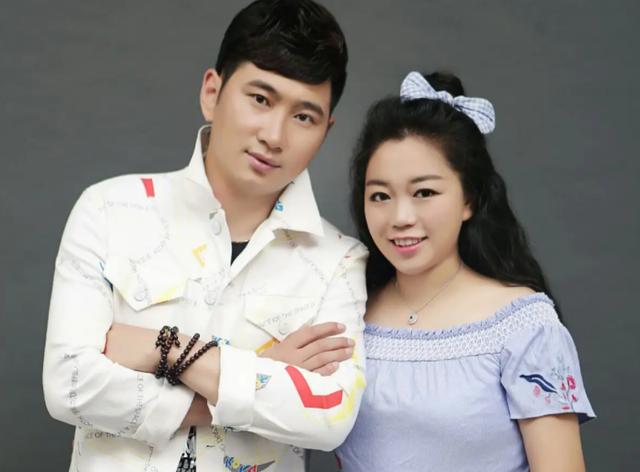 小黄飞的最新的二人转(二人转演员小黄飞)(10)