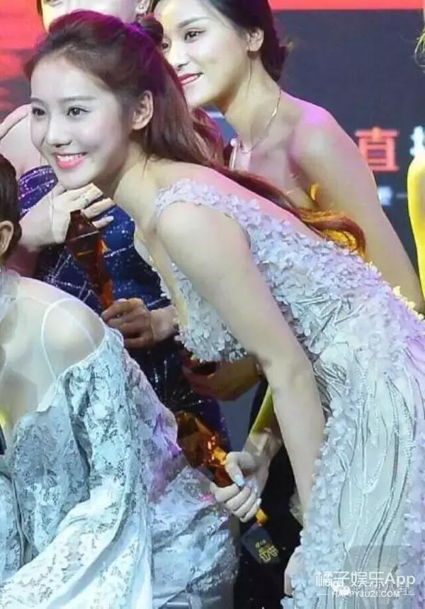 网红夏夏和王柳雯开撕了,竟然是因为一个男人?