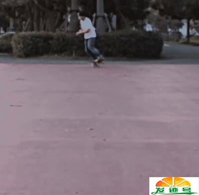 滑板初学者开始怎么练(滑板新手必学的10个动作)