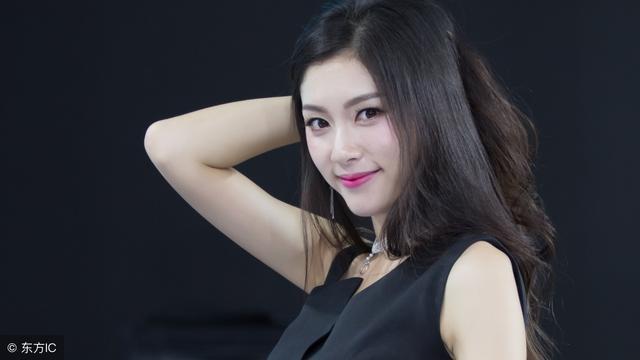 他曾被女神看不起,现在女神和他说话都小心翼翼