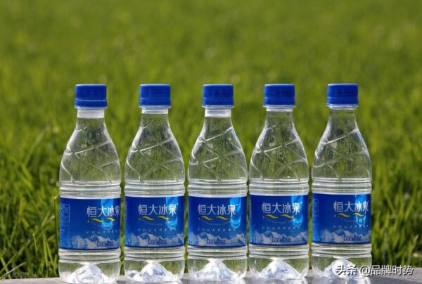 十大矿泉水品牌排行榜前十名（怡宝矿泉水排名第几位）-1