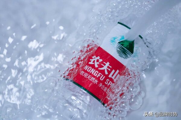 十大矿泉水品牌排行榜前十名（怡宝矿泉水排名第几位）-1