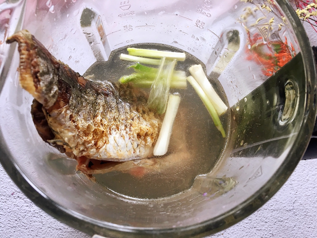 破壁机做鱼汤怎么做（手把手教你制作破壁机鱼汤）