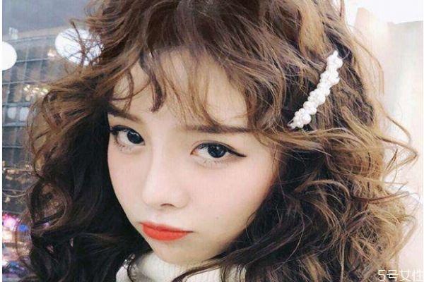 羊毛卷适合圆脸吗 羊毛卷烫发教程