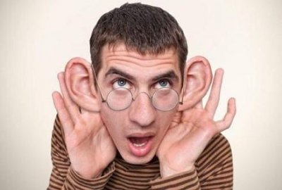 ​有些的人耳朵可以动来动去是怎么回事（是怎么解释的）