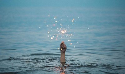 ​人间不值得？下半句是什么？