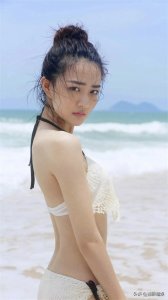 ​徐璐夏日泳装写真