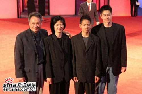 62岁李安的妻子林惠嘉近照