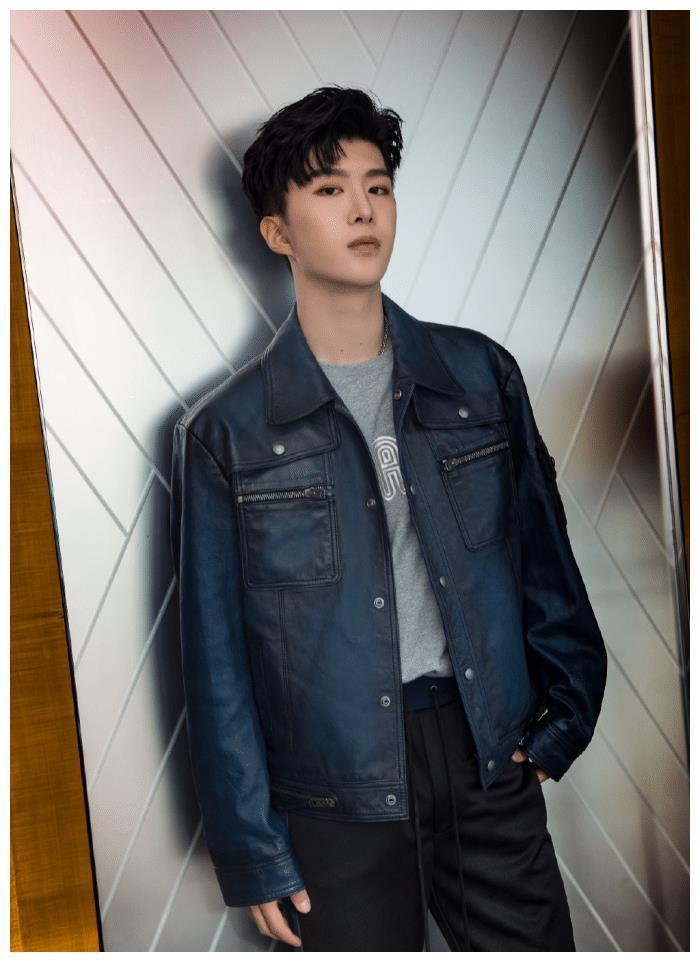 范丞丞首部古装剧造型曝光，是美男儿没错了，侧脸却暴露五官缺点