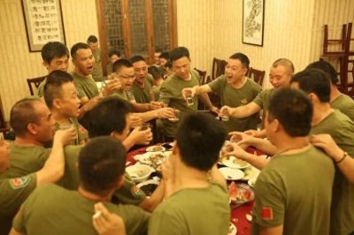 ​不愿参加战友聚会的三大理由，特别是第三条，真实的让人让人心疼