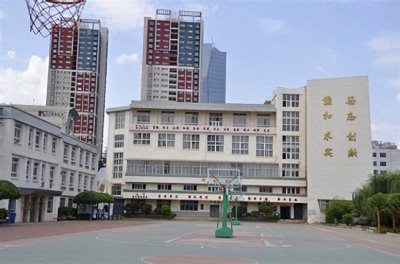 ​云南省昆明市声名远扬的四所高中，昆明五中领跑，精英辈出