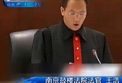 ​18年了，当年喊出“不是你撞的，干嘛去扶”的法官，如今使人唏嘘
