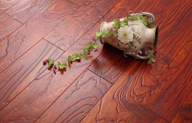 怎样给木地板打蜡？木地板保养其实很简单-