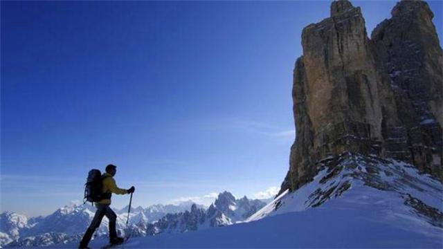 大学生创业不用卖货，只需靠QQ，一月就能赚钱10万的方法！