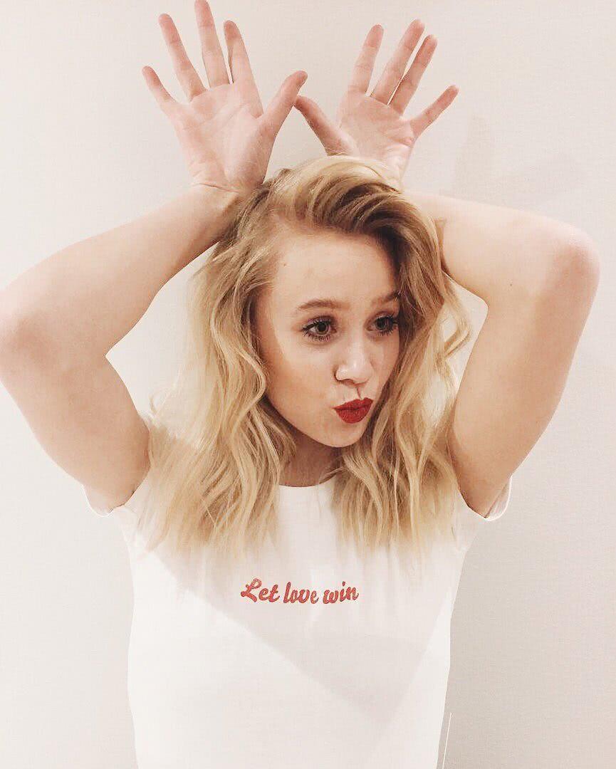 约瑟芬·弗里达·佩特森个人资料写真作品