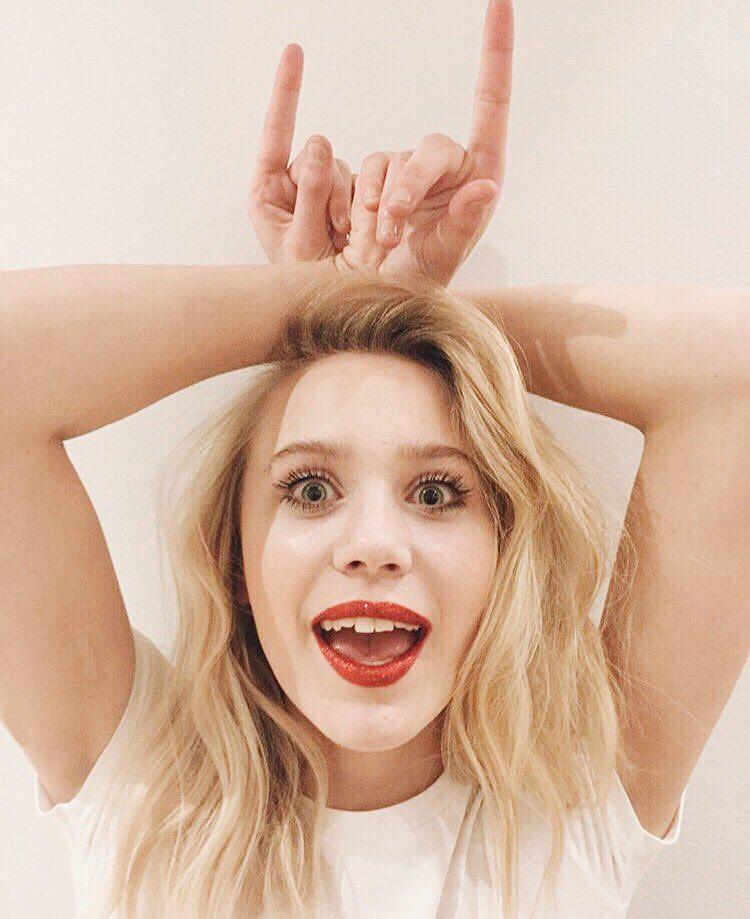 约瑟芬·弗里达·佩特森个人资料写真作品