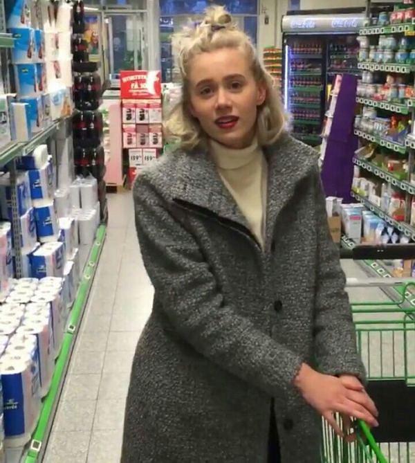 约瑟芬·弗里达·佩特森个人资料写真作品