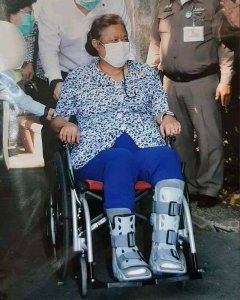 ​诗琳通公主辛苦一生，没当上女王，近来又受伤了