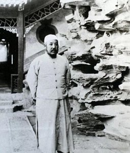 ​“土皇帝”马鸿逵：携带7吨半黄金逃往外国，花光后誓死不改国籍