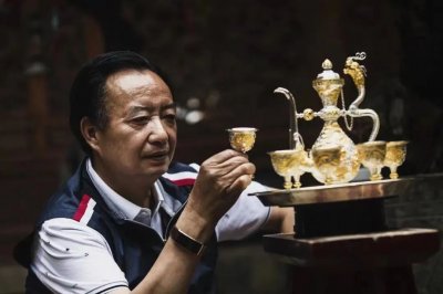 ​苍洱红驿 智汇大理｜寸发标：从“小炉匠”到“中国工艺美术大师”