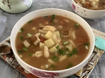 ​滋味浓郁的猫耳朵面，做法有诀窍，汤头鲜面筋道一碗根本都不够吃