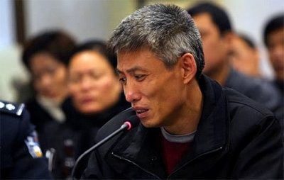 20年前,黑老大刘涌枪伤警察、抽刘德华耳光,被捕后立即注射死刑