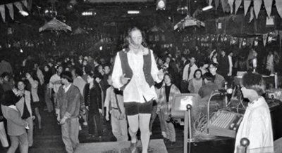 ​北京“天上人间”覆灭后，全身而退的幕后老板覃辉，现状如何？