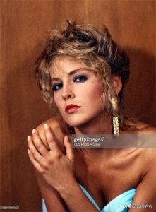 ​莎朗·斯通神赐月貌花容，本能闪现超高演技