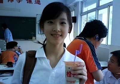 王思聪嘲讽章泽天:她就是个“睡二代”,把清华的脸都丢完了!