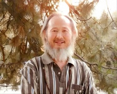 父亲画家让女儿当人体模特,6年不让其谈恋爱,女儿:我是自愿的