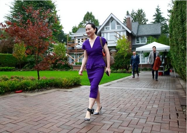 孟晚舟的个人资料年龄(明明可以靠颜值)(10)