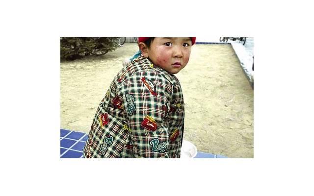 离婚三年后前妻再婚，我送她十万，她寄给我一个钻戒，我痛哭不已