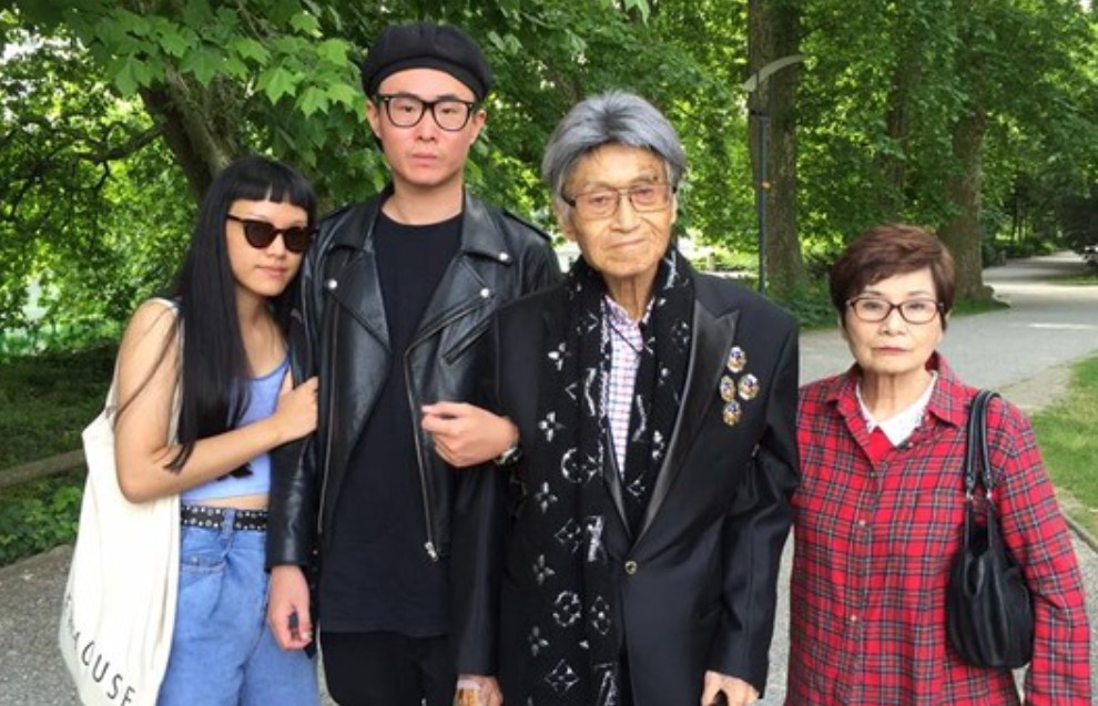 18年傅达仁在家人陪伴下瑞士安乐死，药一饮而尽，在儿子怀中去世