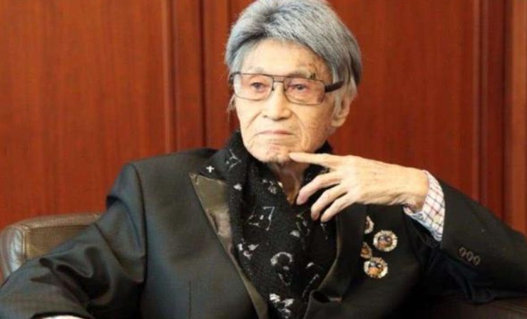 18年傅达仁在家人陪伴下瑞士安乐死，药一饮而尽，在儿子怀中去世