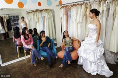 ​新婚闹伴娘，低俗无下限，习俗却成为一些人“挡箭牌”