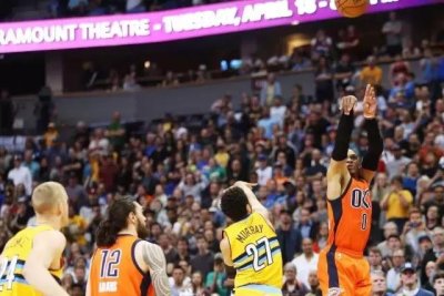 ​为什么要说威少刷数据呢？欣赏就好！