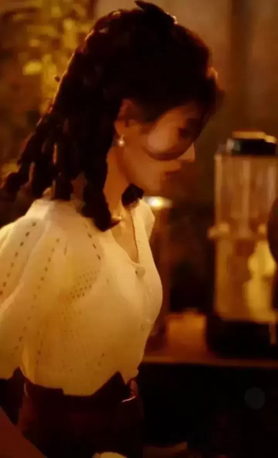 鞠婧祎《粉墨江湖》新片路透照，民国千金贵气满满