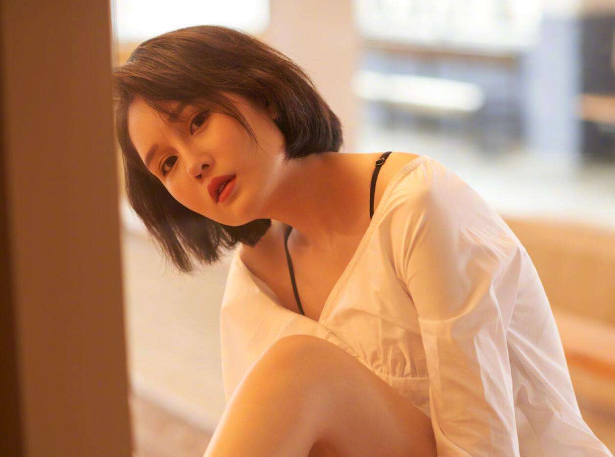 赵本山全家福曝光,赵一楠和父亲越长越像,基因太强大