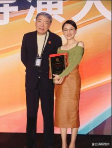 这一夜“光头”的陈晓,让所有人见识了他在演艺圈的地位!